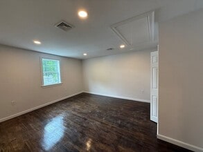 137 Union St, Unit 2 in Randolph, MA - Building Photo - Building Photo
