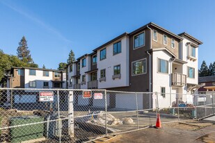 955 Woodside Rd in Redwood City, CA - Building Photo