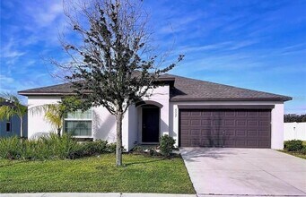 6557 Bar S Bar Trl in Zephyrhills, FL - Building Photo - Building Photo