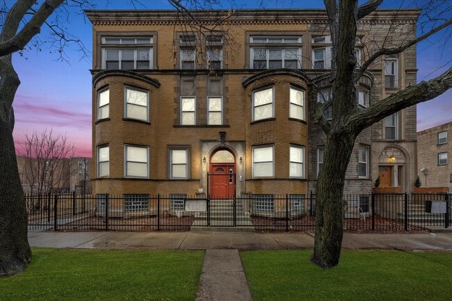 4734 S St Lawrence Ave in Chicago, IL - Building Photo - Building Photo