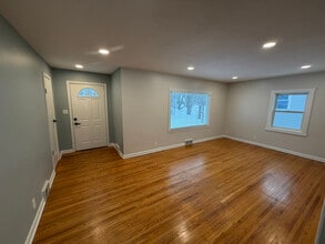 301 Leif Erikson Dr, Unit 301 in Decorah, IA - Building Photo - Building Photo