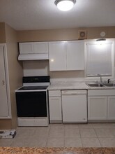 6016 Pratt St in Omaha, NE - Foto de edificio - Building Photo