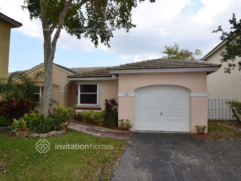 833 NW 99th Ave, Unit B-212 in Plantation, FL - Building Photo