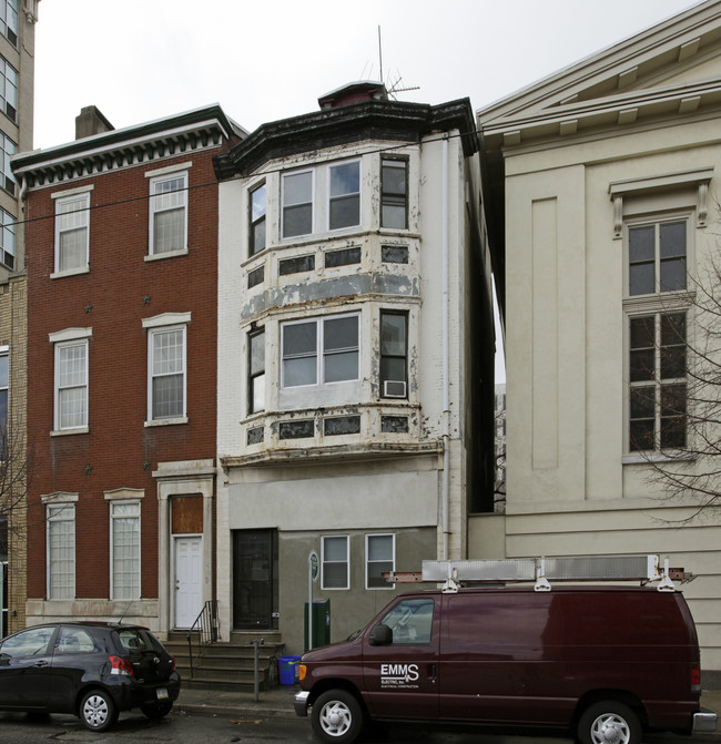 216 N 12th St in Philadelphia, PA - Building Photo - Building Photo