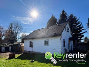 1541 S Ridgewood Ave in Tacoma, WA - Building Photo - Building Photo