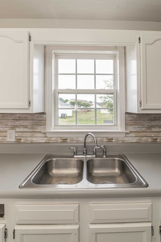 property at 1221 Franklin St