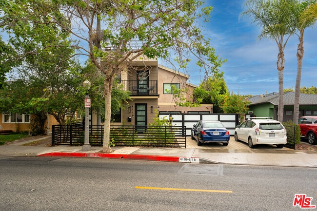 4118 Higuera St in Culver City, CA - Building Photo - Building Photo