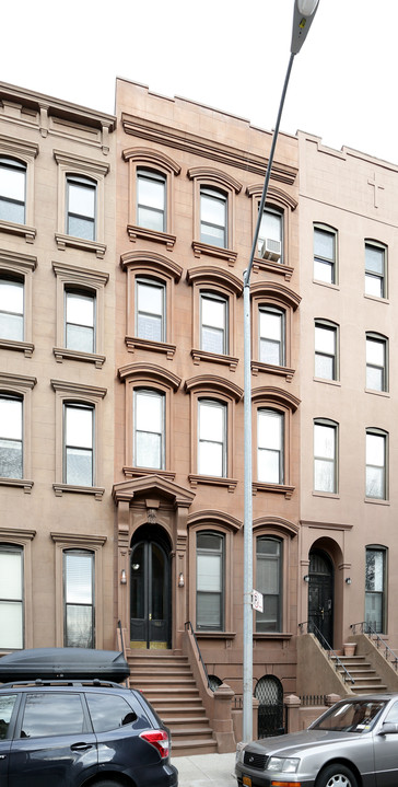 582 Henry St in Brooklyn, NY - Building Photo