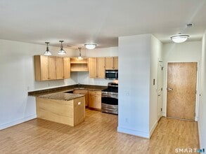 1343 Boston Post Rd in Madison, CT - Building Photo - Building Photo