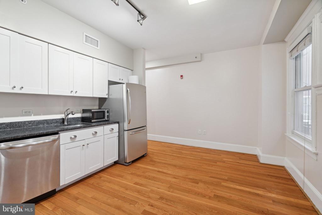 1955 Locust St in Philadelphia, PA - Building Photo