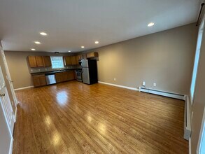 123 Pearl St in Keene, NH - Foto de edificio - Building Photo