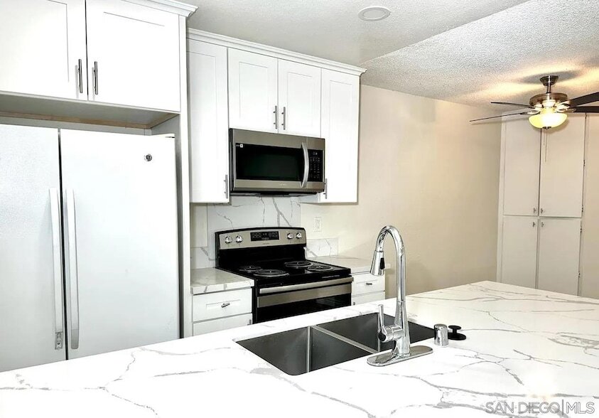 1070 S Sunshine Ave, Unit B in El Cajon, CA - Foto de edificio