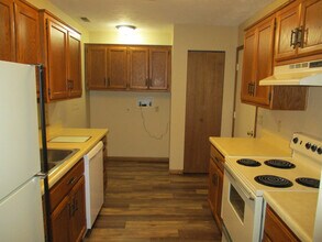 707 W Main St in Albion, IN - Building Photo - Building Photo