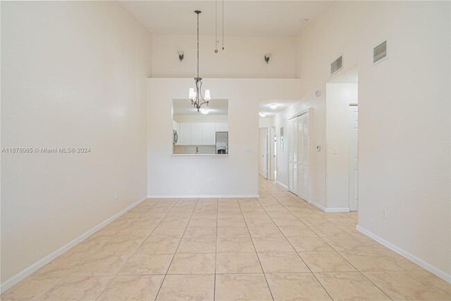 2941 Riverside Dr in Coral Springs, FL - Building Photo - Building Photo