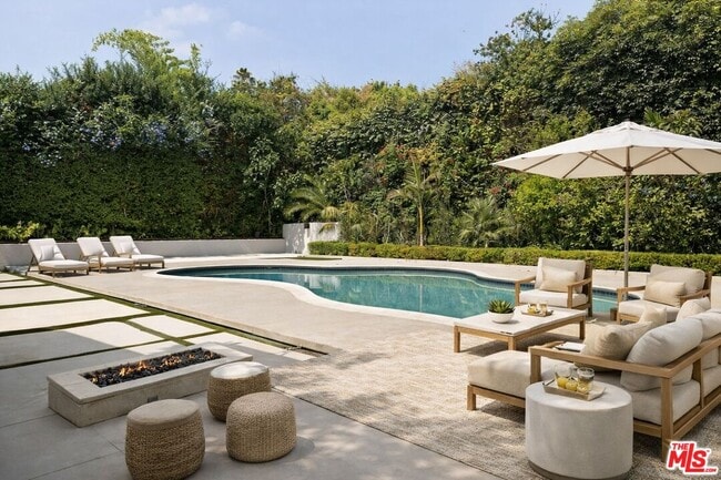 property at 801 Alta Dr