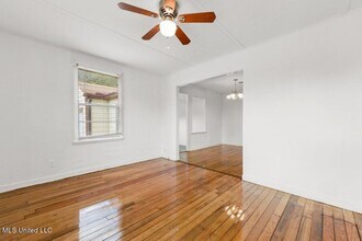 1076 Cherokee St in Biloxi, MS - Building Photo - Building Photo