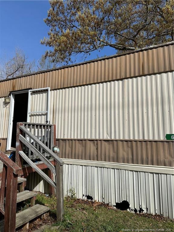 property at 6320 Crestwood Ave