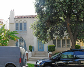 132 N Clark Dr in Beverly Hills, CA - Building Photo - Building Photo