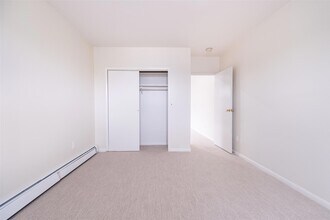 115 Wolfs Ln, Unit 2 in Pelham, NY - Building Photo - Building Photo