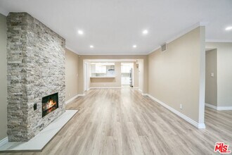 15233 Magnolia Blvd in Los Angeles, CA - Building Photo - Building Photo