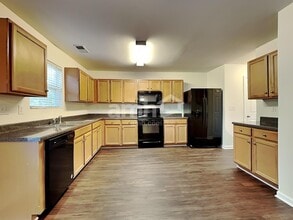 3904 Edgewood Terrace Rd in Greensboro, NC - Foto de edificio - Building Photo