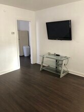 4301 Vista St in Philadelphia, PA - Foto de edificio - Building Photo