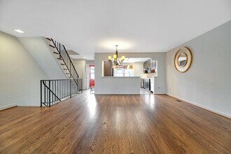 1053 N George Mason Dr in Arlington, VA - Building Photo - Building Photo