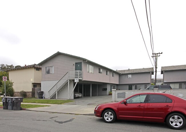13-19 Gardenia Cir in Salinas, CA - Foto de edificio - Building Photo