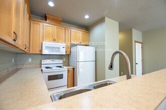 2611 SE 105th Ave in Portland, OR - Building Photo - Building Photo