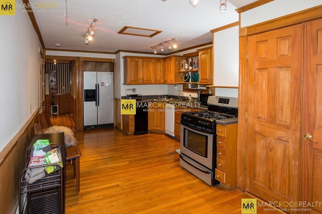 132 Bremen St, Unit #1 in Boston, MA - Building Photo
