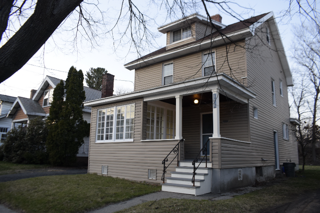 property at 123 Kent St