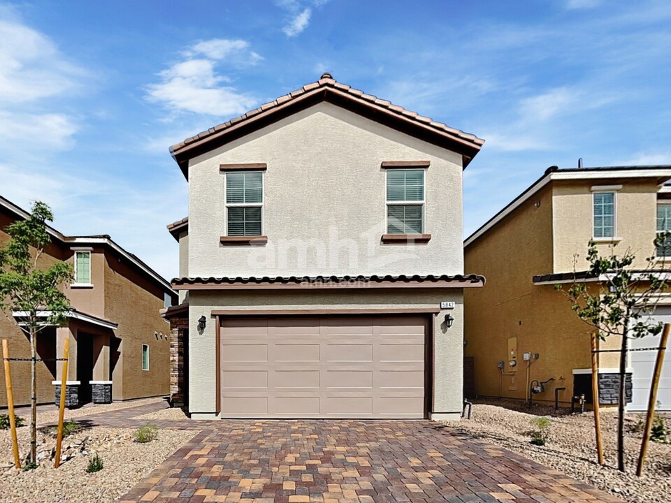 5842 Iron Iss St in Las Vegas, NV - Building Photo