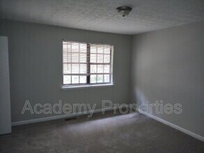 130 Meadowbrook Ct in Fayetteville, GA - Foto de edificio - Building Photo