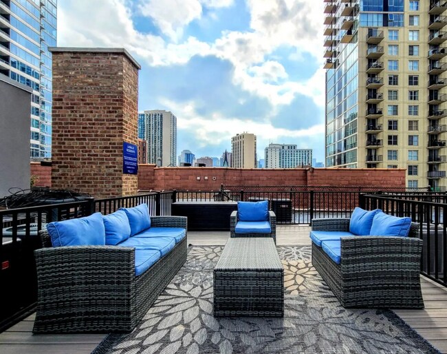 1223 N La Salle Dr, Unit D4 in Chicago, IL - Foto de edificio - Building Photo