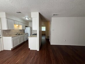10308 Little Pebble Dr in Austin, TX - Building Photo - Building Photo