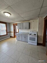 75 Vernon St in Waterbury, CT - Building Photo - Building Photo