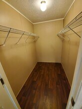 209 Hickory Ct in Browns Summit, NC - Building Photo - Building Photo