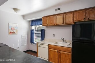 200 Portland Rd in Highlands, NJ - Building Photo - Building Photo
