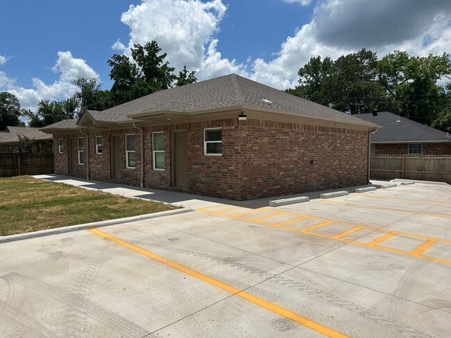 816 S Greenwich Ave in Russellville, AR - Building Photo - Building Photo