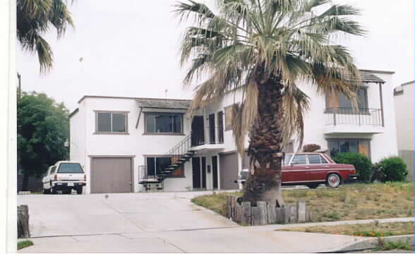 9241 Wheeler Ct in Fontana, CA - Foto de edificio - Building Photo
