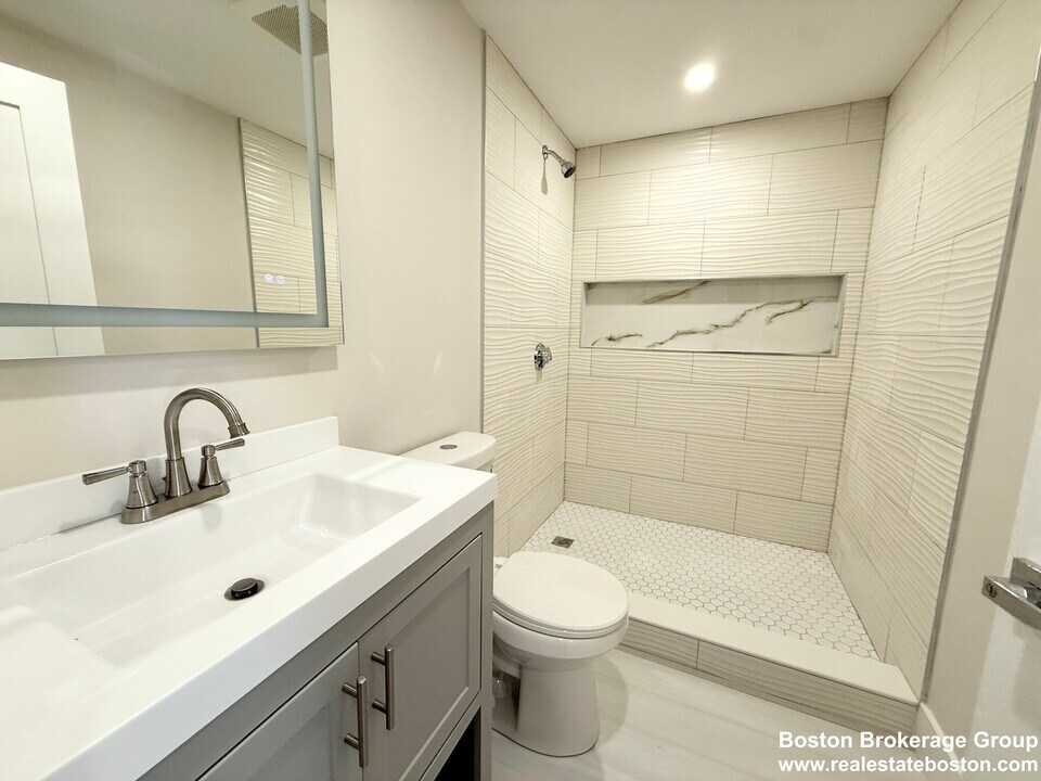 11 Cawfield St, Unit #2 in Boston, MA - Building Photo