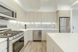 477 BROADWAY in Bayonne, NJ - Building Photo