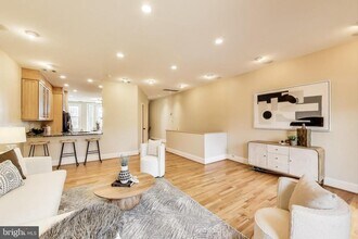 1324 10th St NW in Washington, DC - Building Photo - Building Photo