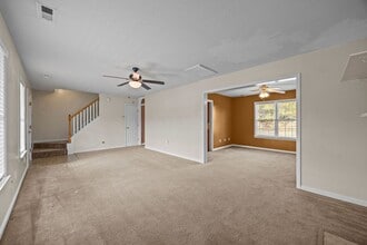 102 White Stone Ct in Jacksonville, NC - Building Photo - Building Photo