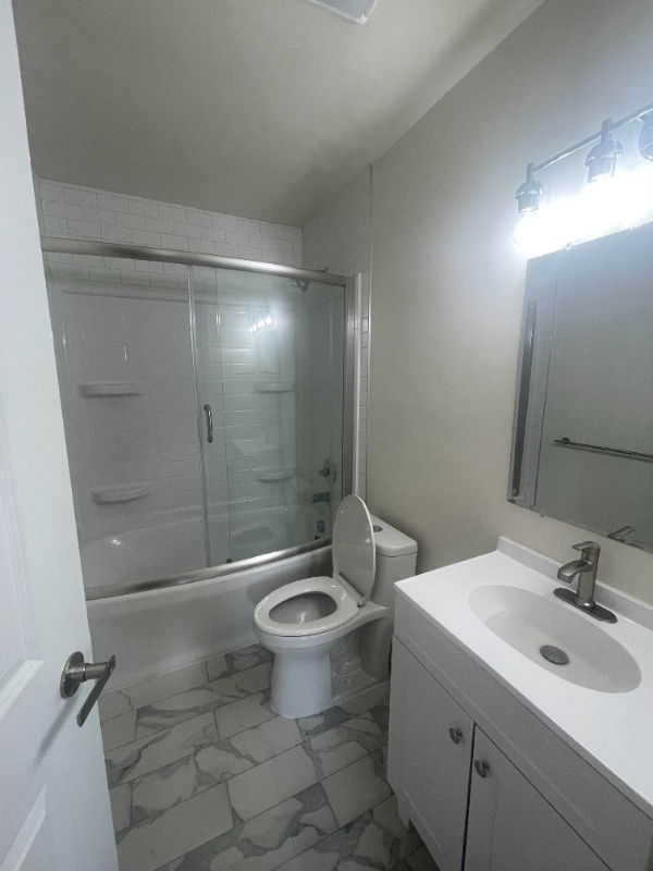 2338 Koper Dr in Sterling Heights, MI - Building Photo - Building Photo