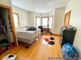 8 Webley St in Boston, MA - Building Photo