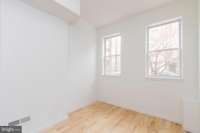 2031 E Susquehanna Ave in Philadelphia, PA - Building Photo - Building Photo