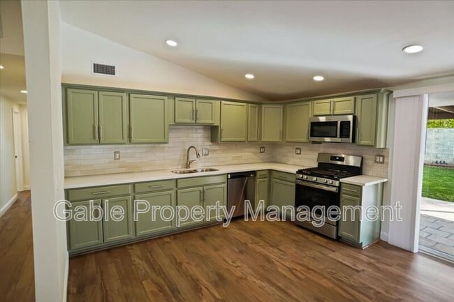 19126 Fairweather St in Santa Clarita, CA - Building Photo - Building Photo