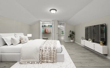 20 School St, Unit Rear in West Seneca, NY - Building Photo - Building Photo