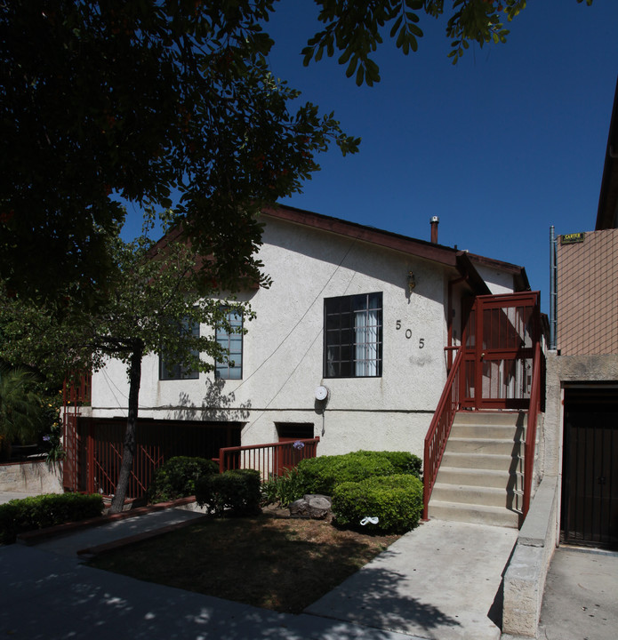 505 E Cedar Ave in Burbank, CA - Building Photo